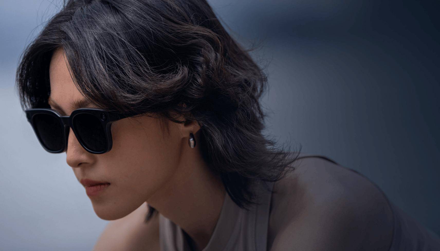 片 AI 眼镜走出了一条可行路径瓦力棋牌游戏户外场景下的国产芯(图1) 片 AI 眼镜走出了一条可行路径瓦力棋牌游戏户外场景下的国产芯(图1)